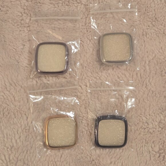 Fitbit Versa 2 Smartwatch Plus Tons of New/Pre-Owned Bands & Accessories - Picture 13 of 15